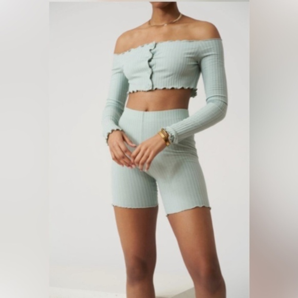 NWT Tropic of C. adagio short and Aria Cropped top in mint Size XS